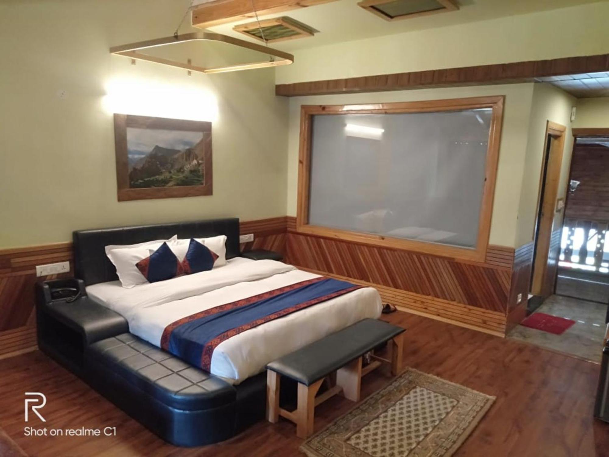 Goroomgo Hotel Bd Resort Manali - Excellent Stay With Family, Parking Facilities Exterior photo