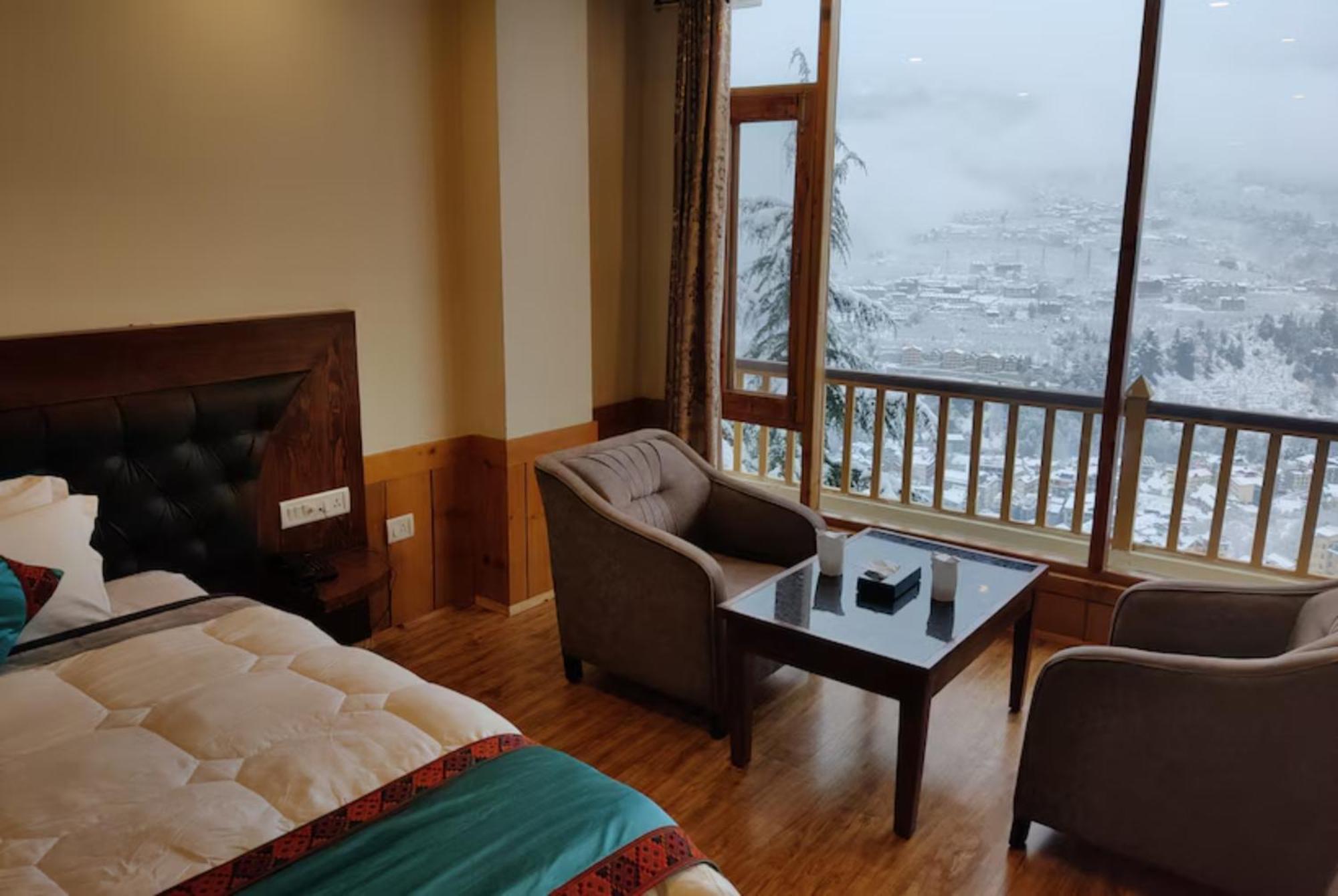 Goroomgo Hotel Bd Resort Manali - Excellent Stay With Family, Parking Facilities Exterior photo