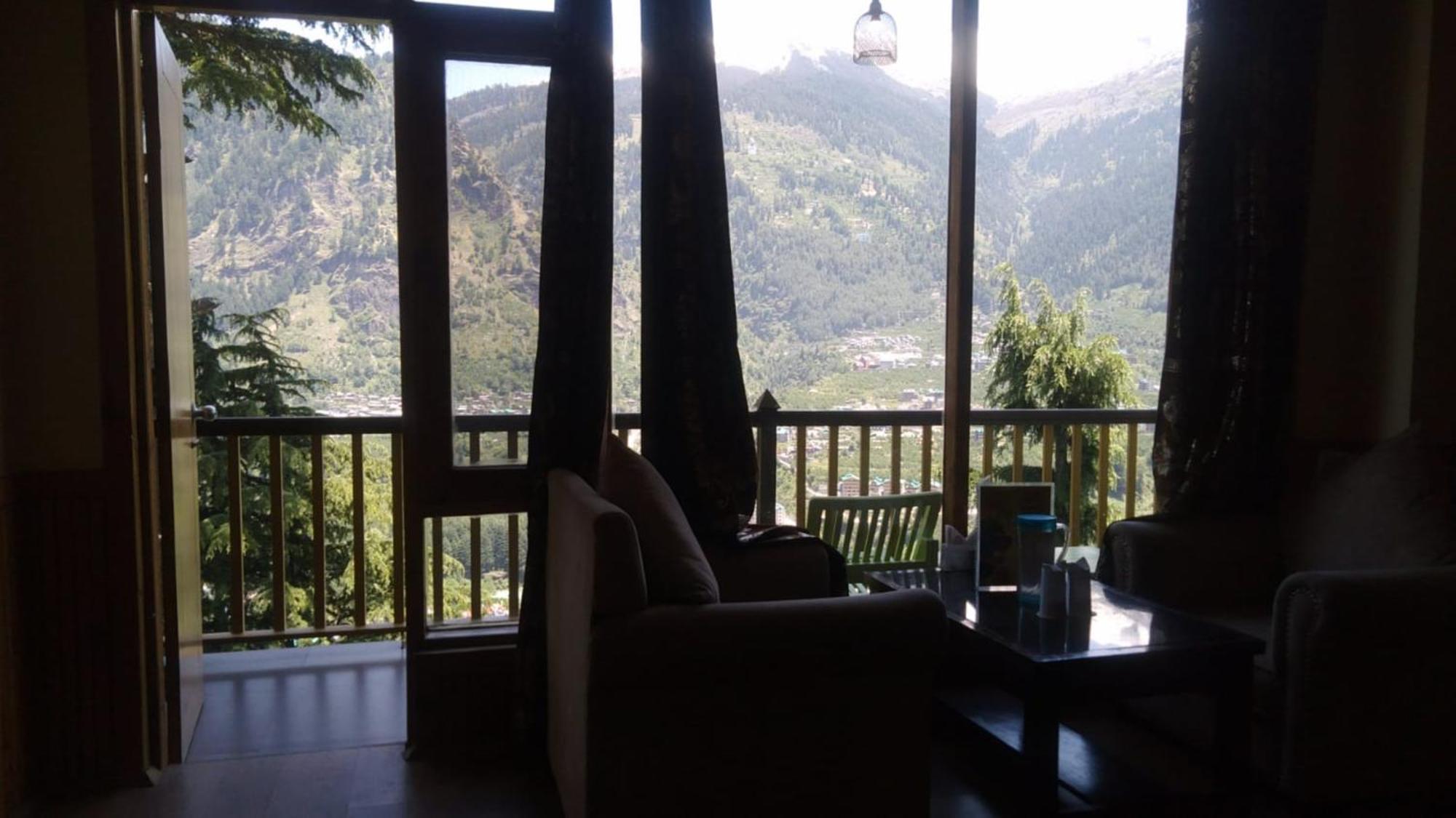 Goroomgo Hotel Bd Resort Manali - Excellent Stay With Family, Parking Facilities Exterior photo