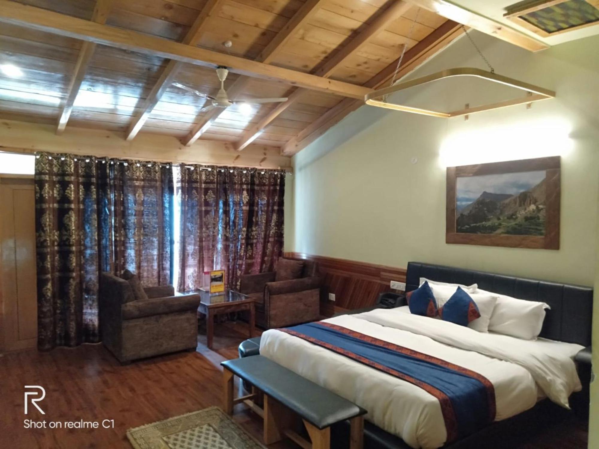 Goroomgo Hotel Bd Resort Manali - Excellent Stay With Family, Parking Facilities Exterior photo