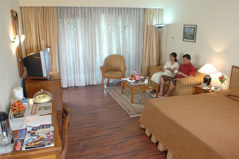 Goroomgo Hotel Bd Resort Manali - Excellent Stay With Family, Parking Facilities Room photo